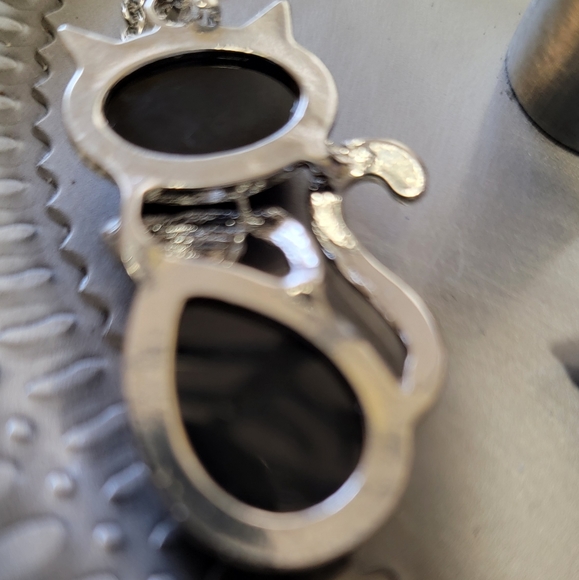 NEW* 2 CAT pendants. 1 Rhinestone cat brooch, 1 Black Onyz Cat pendant/necklace. - Picture 6 of 6